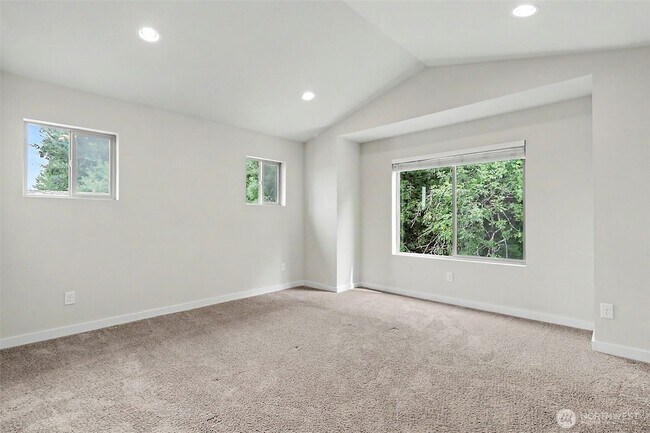Building Photo - 348 Partlon St