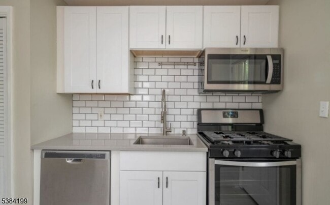 Primary Photo - 83 Chestnut St