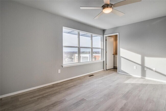 Building Photo - 1356 N Hog Trough Dr