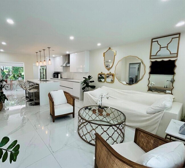 Building Photo - 4618 SW 2nd St