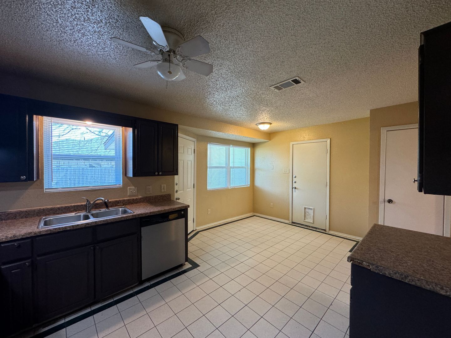 Building Photo - 2705 Casey Dr