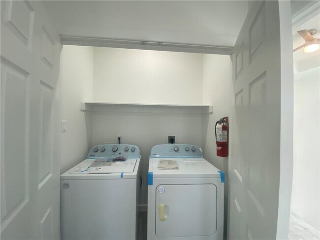 Building Photo - 1408 Marcela Dr