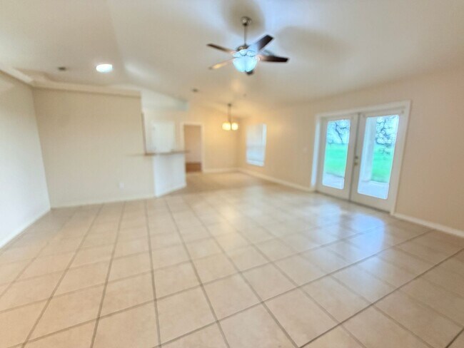 Building Photo - 10438 Vista Pines Loop