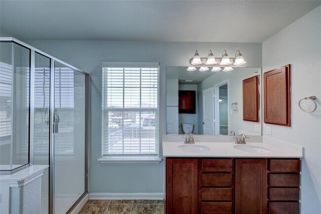 Building Photo - 455 Gina Dr