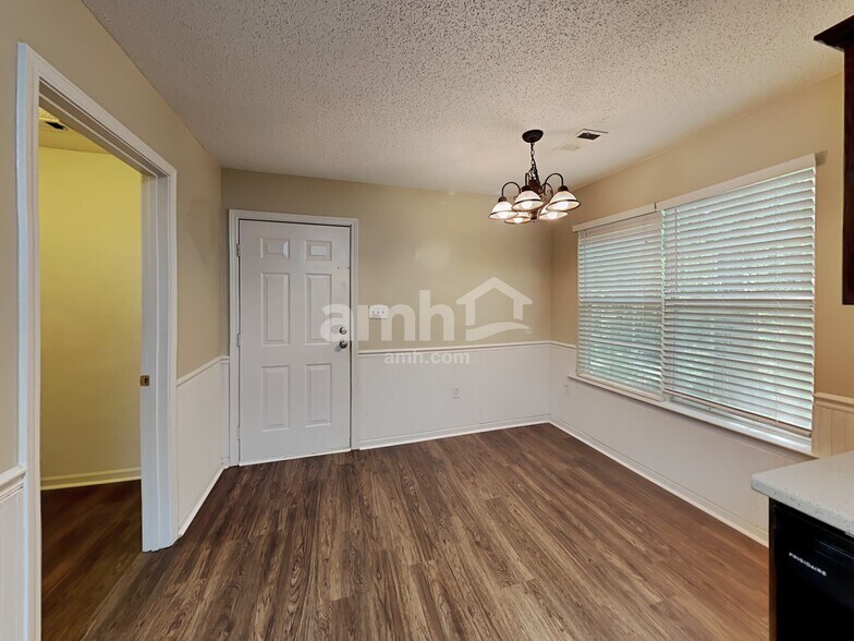 Building Photo - 1515 Morning Glory Way