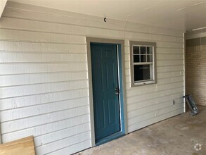 Building Photo - 2401 Ventura Dr