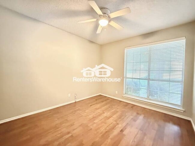 Building Photo - Beautiful Two-Story Home with Space, Comfo...