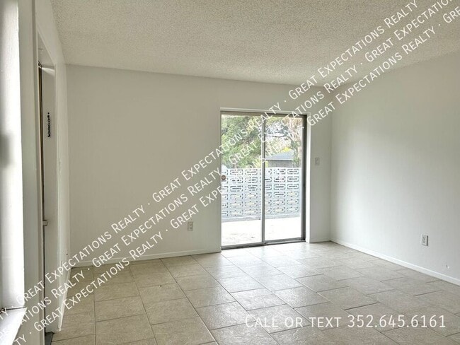 Building Photo - 5846 SE Drew Rd