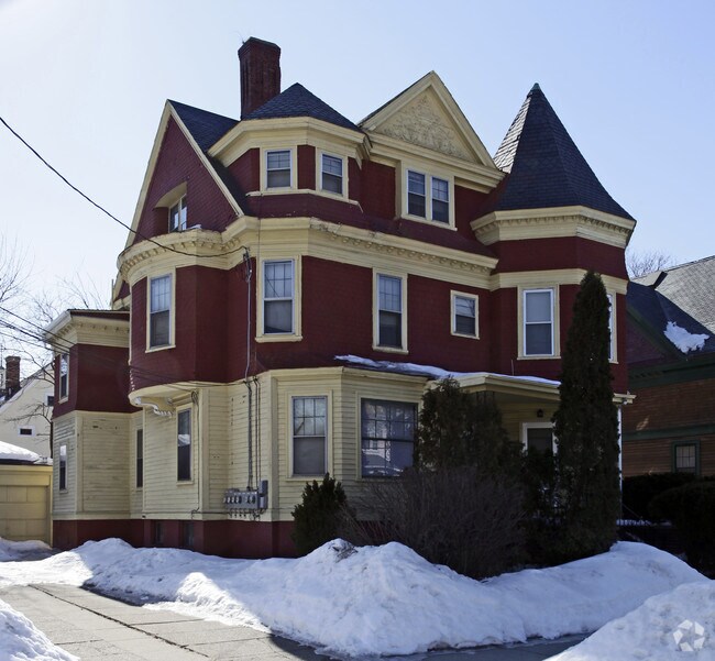Building Photo - 294-296 Washington Ave