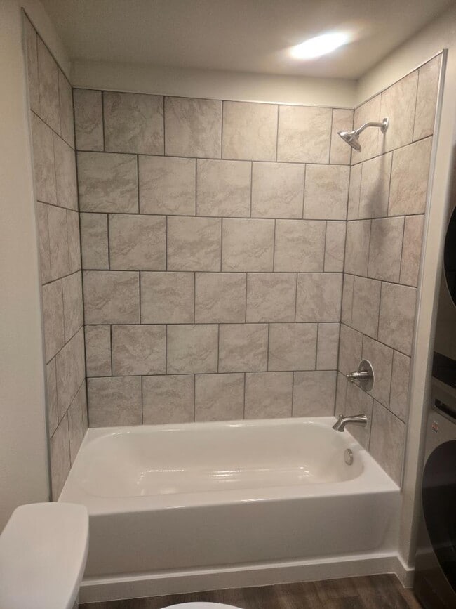 Building Photo - 107 Bush St