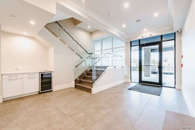 Building Photo - 30 Stewart Ave