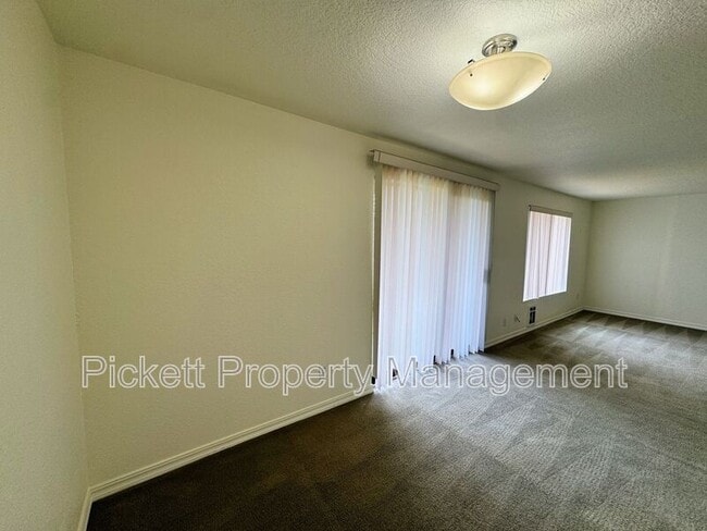 Building Photo - 1700 W Sunn Fjord Ln