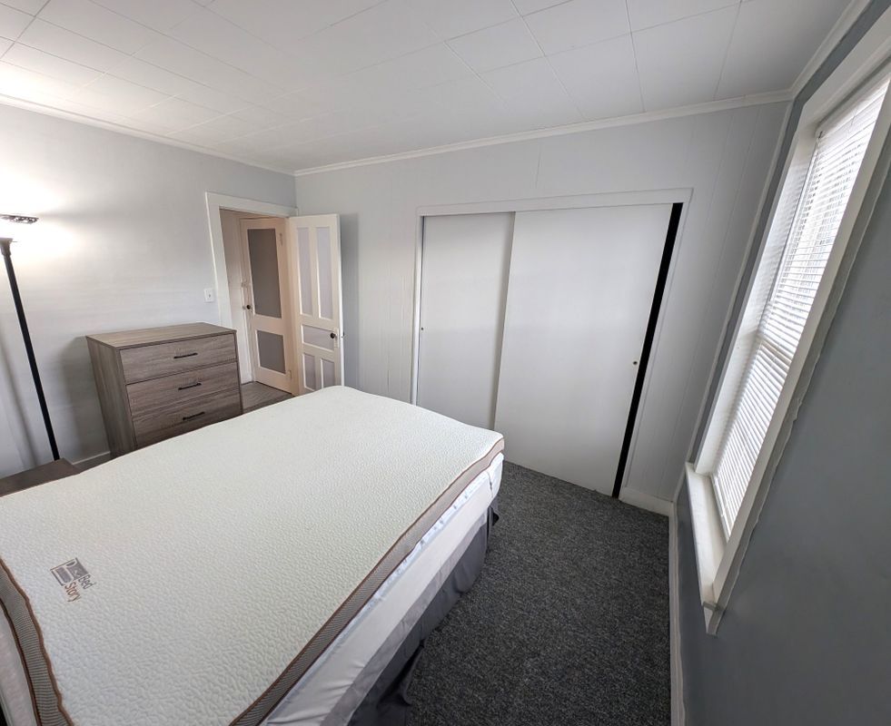 Building Photo - 5486 Broadway