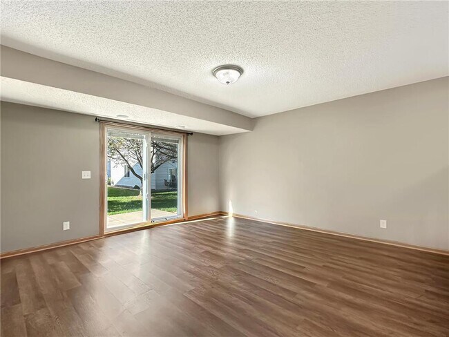 Building Photo - 1556 Chartreux Ave