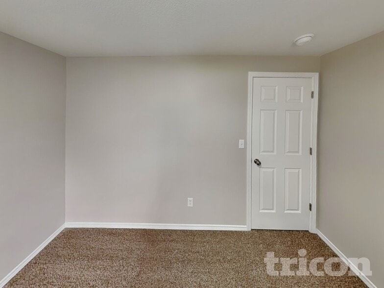 Building Photo - 6509 NE 139th Ct