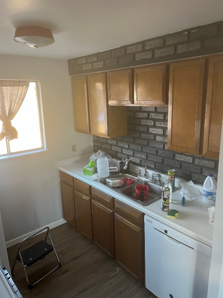 Building Photo - 2641 Lynwood Ln