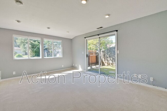 Building Photo - 485 Benvenue Ave