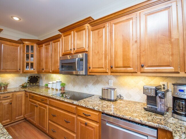 Building Photo - Lake Forest Subdivision. Enjoy all the ame...