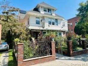 Building Photo - 84-39 Lefferts Blvd