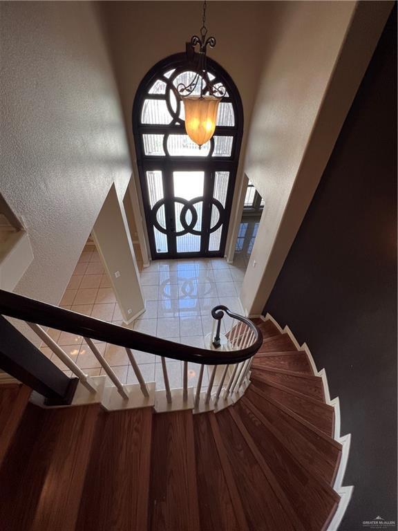 Building Photo - 3701 Blue Jay Dr