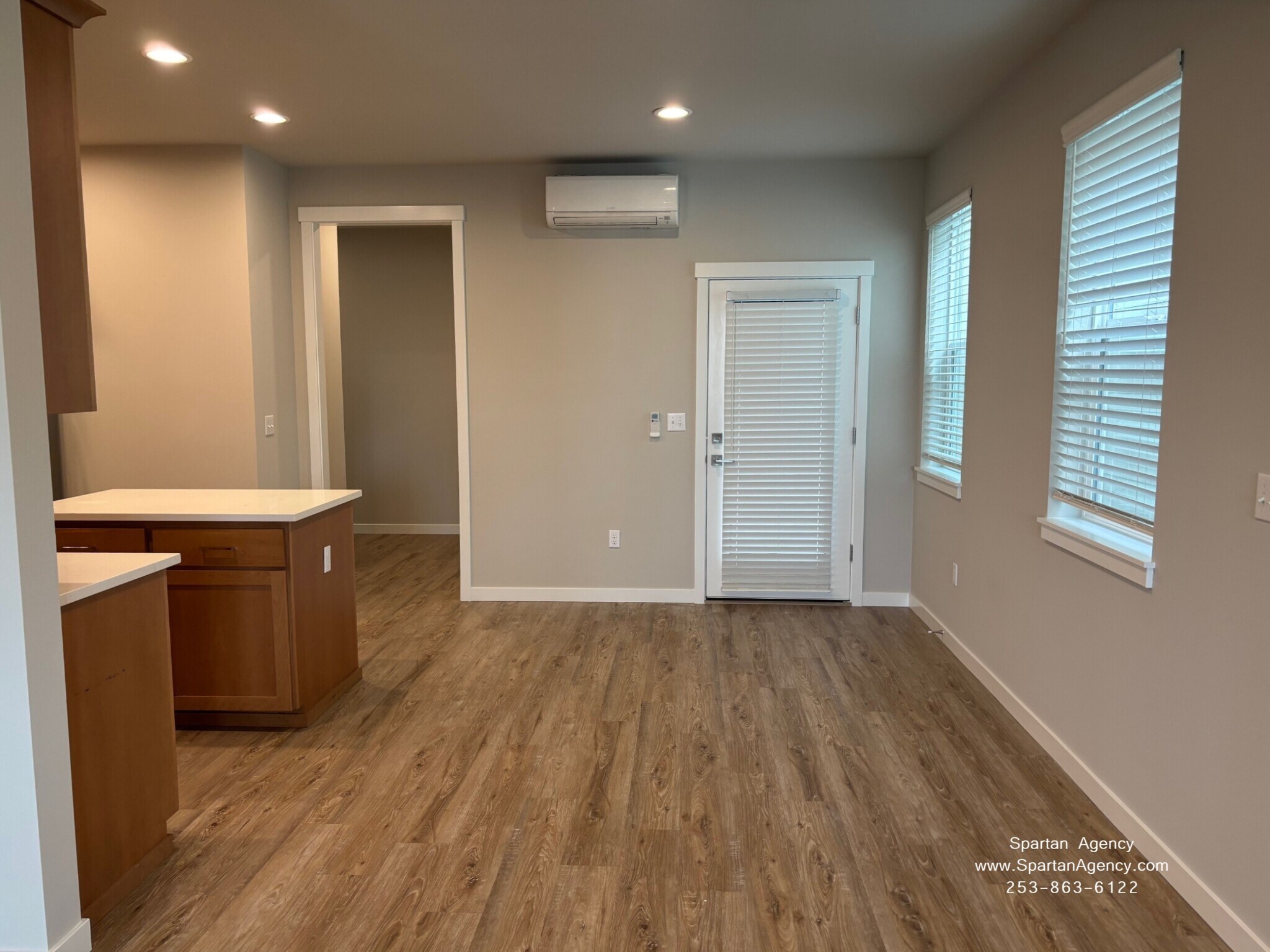 Building Photo - 507 15th St SE