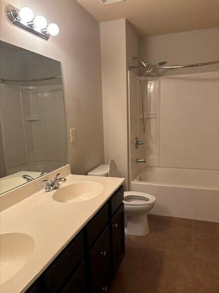 Building Photo - 4441 Lassen Ct