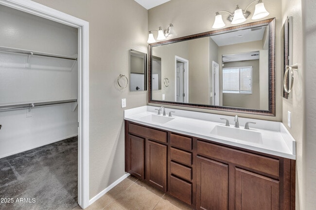 Building Photo - 22771 E Via Del Palo