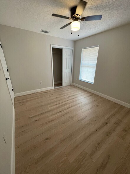 Building Photo - 23811 Sunset View