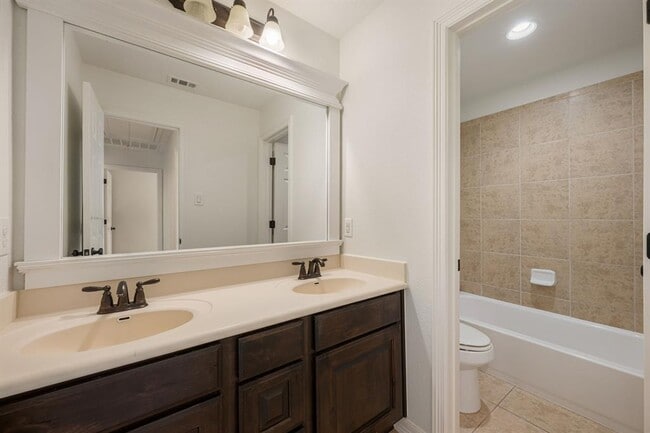 Building Photo - 2201 Quarry Loop