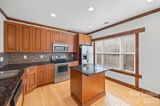 Building Photo - 1733 Matheson Ave