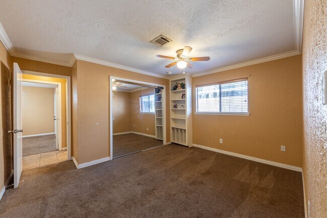 Building Photo - 6030 Gallant Forest Dr