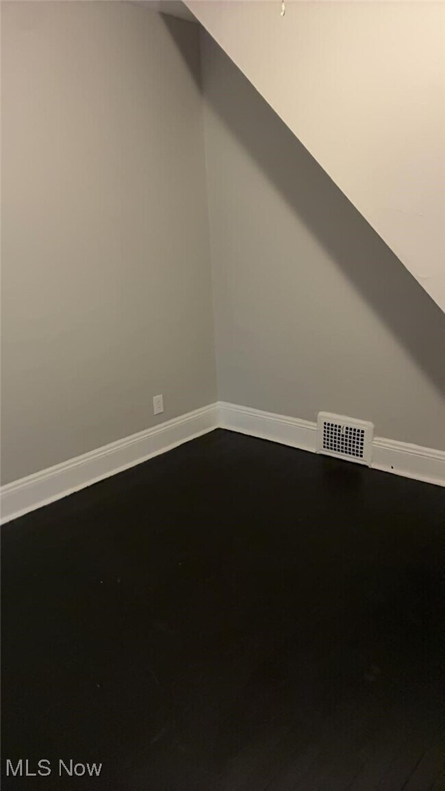 Building Photo - 2171 Olive Ave