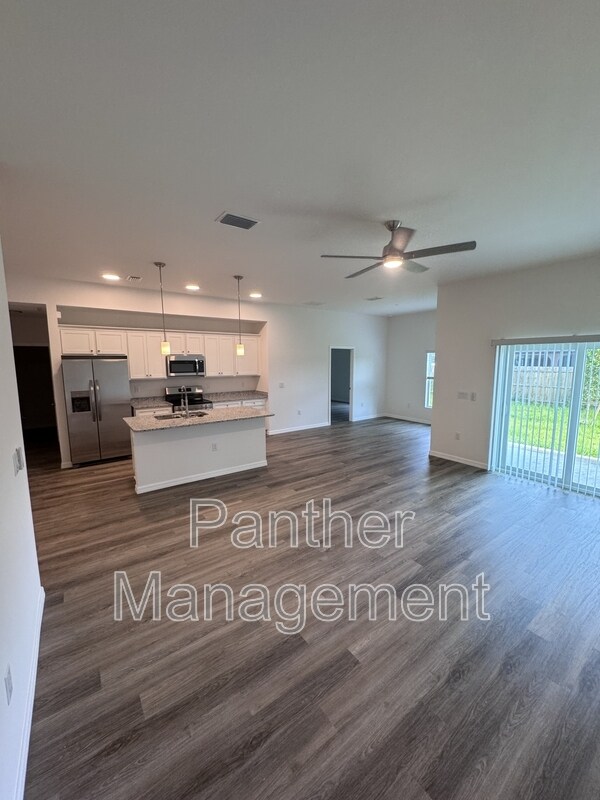 Building Photo - 966 Hood Ave NW