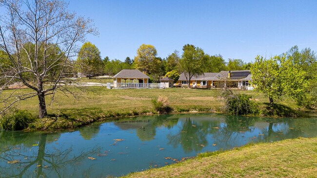 Building Photo - 800 Cane Creek Rd
