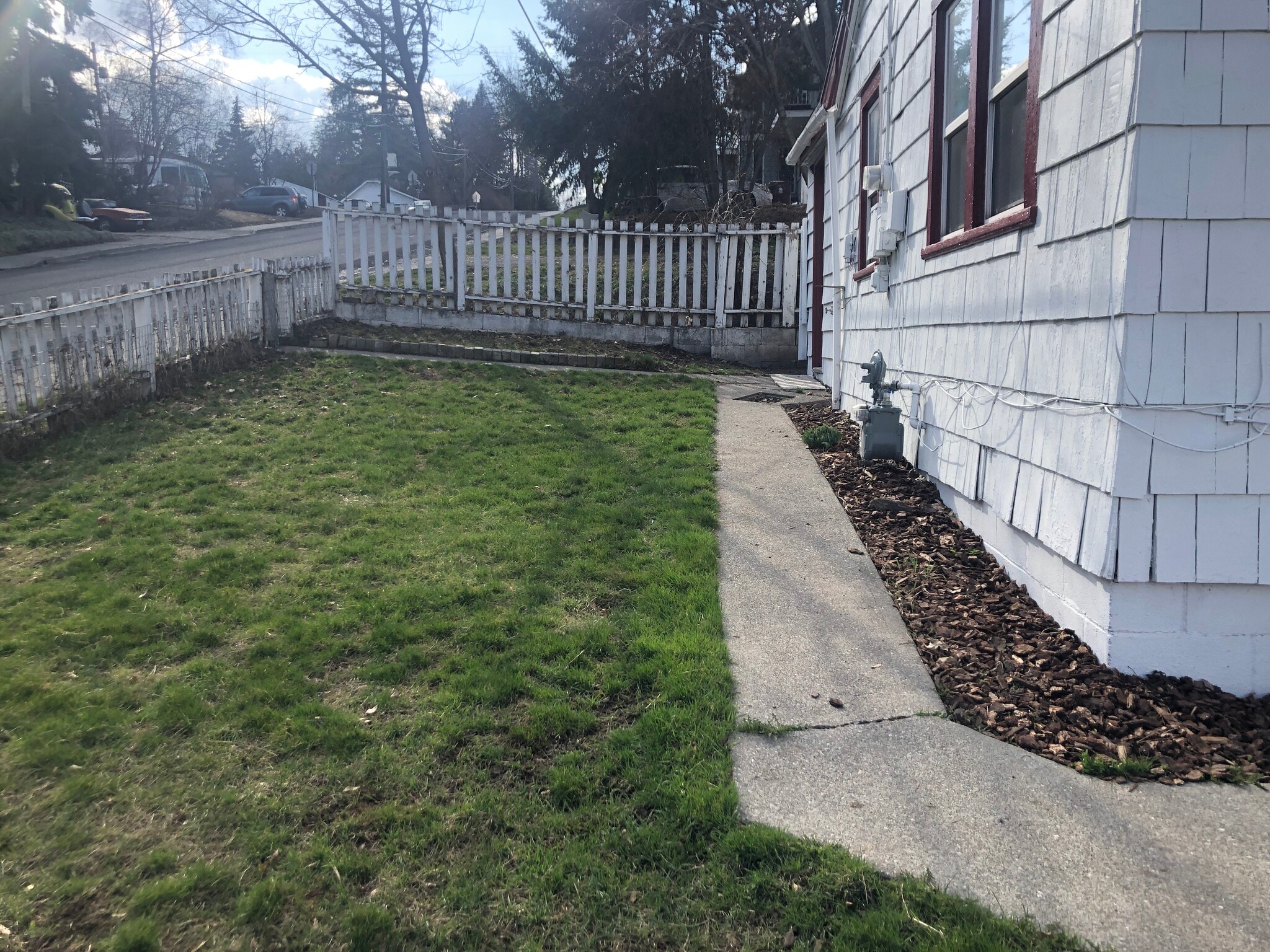 Building Photo - 555 SW State St