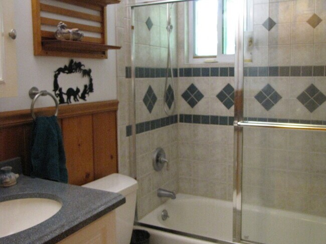 Building Photo - 2907 Elgin St