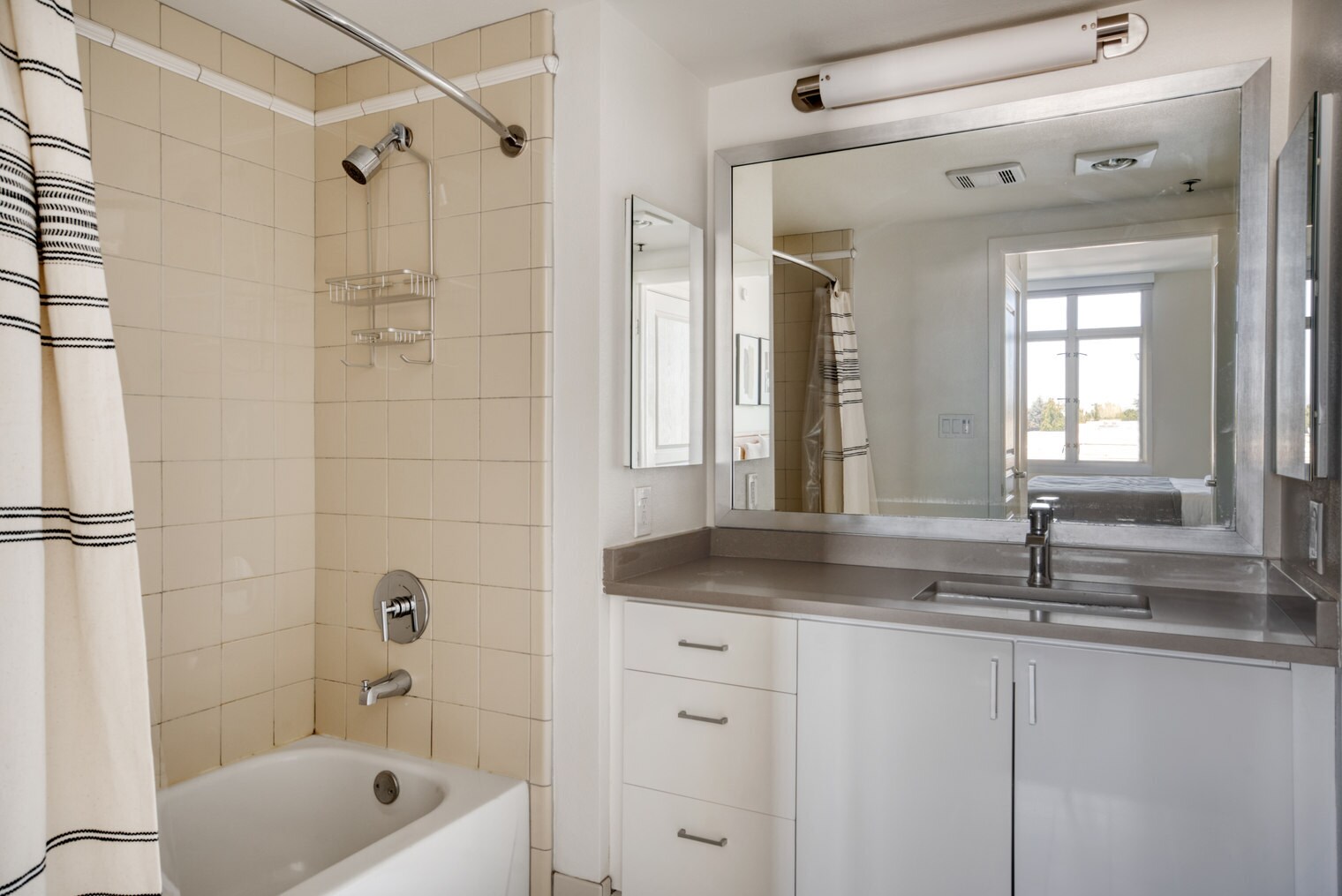 Building Photo - 2400 W El Camino Real