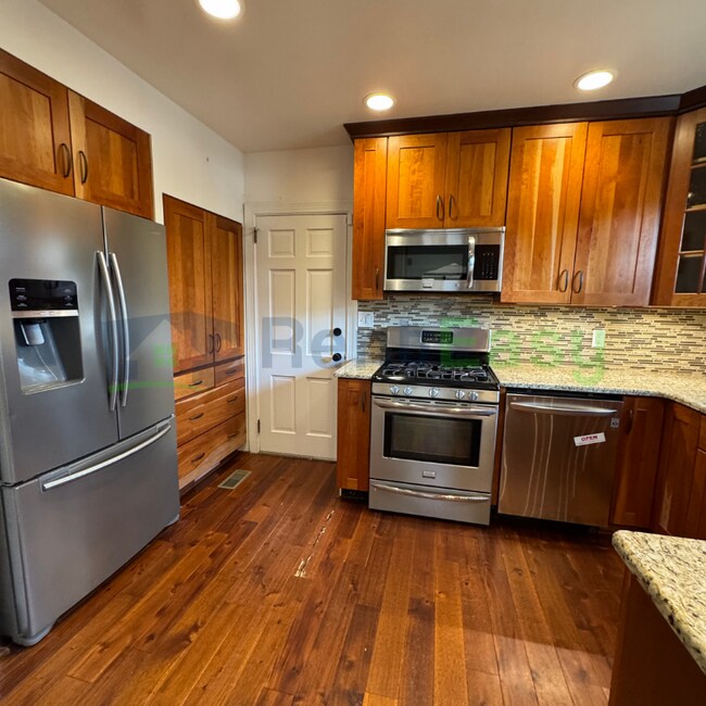 Building Photo - 8533 Circle Dr