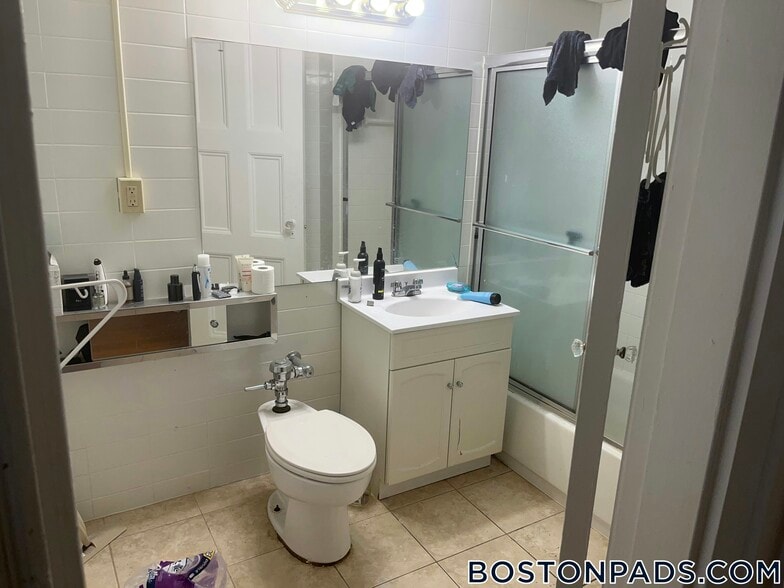 Building Photo - 62 Boylston St