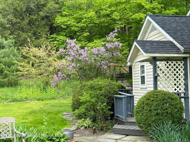 Building Photo - 4666 NY-212