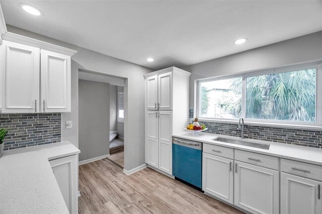 Building Photo - 6311 Newtown Cir