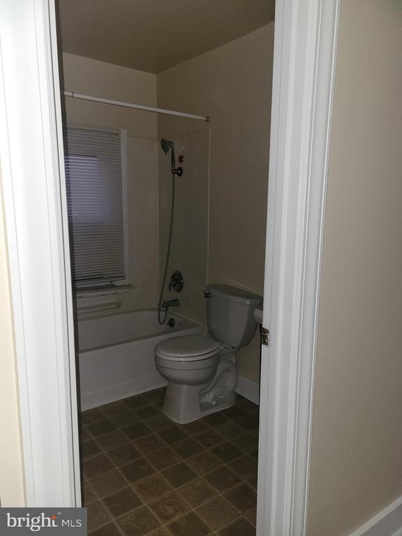 Building Photo - 201 E Franklin St