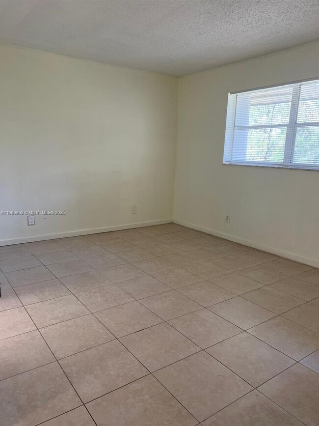 Building Photo - 7900 S Colony Cir