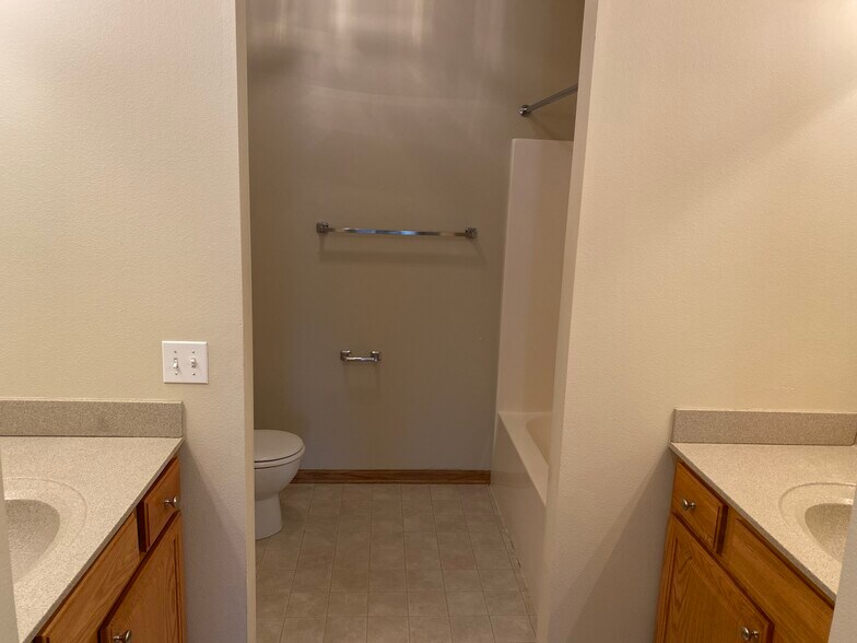 Building Photo - 2321 Bristol Dr