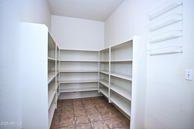 Building Photo - 8833 S 13th Pl