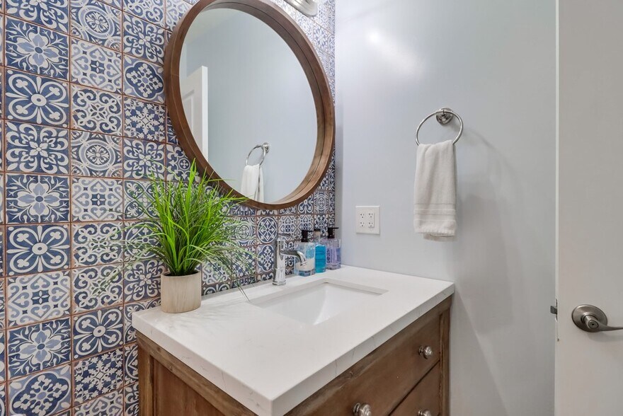 Building Photo - 3856 Loma Alta Dr