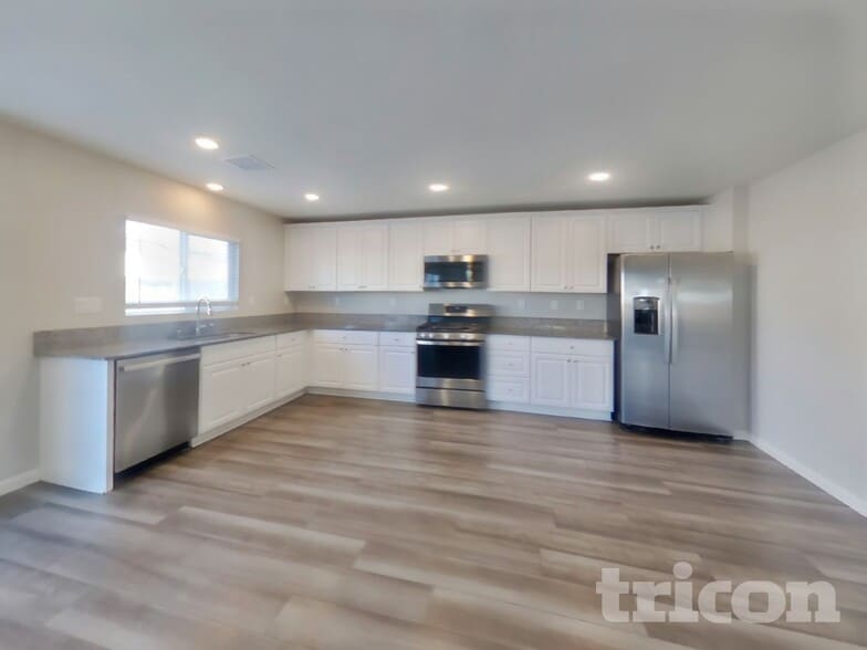 Building Photo - 8941 Elk Ravine Dr