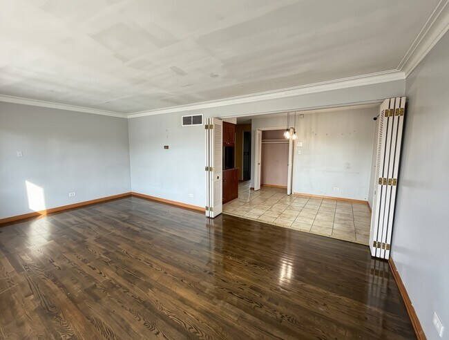 Building Photo - 3158 W 93rd St