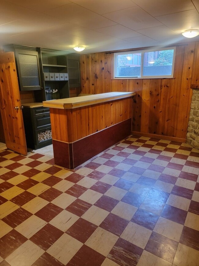 Building Photo - Gorgeous Tudor in Tacoma's North Slope Area