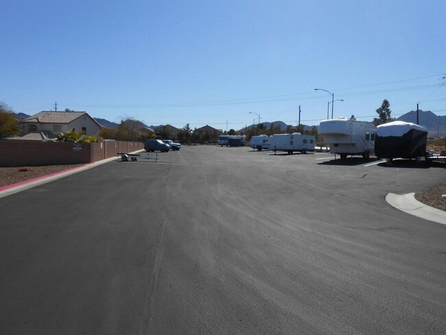 Building Photo - Townhome in Henderson